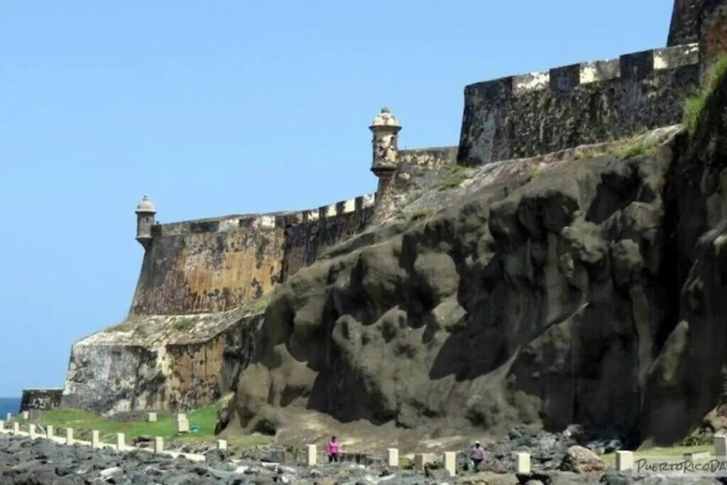 Esperanza Beach 2Bdr 2B Oceanfront Pool Parking San Juan Portoriko